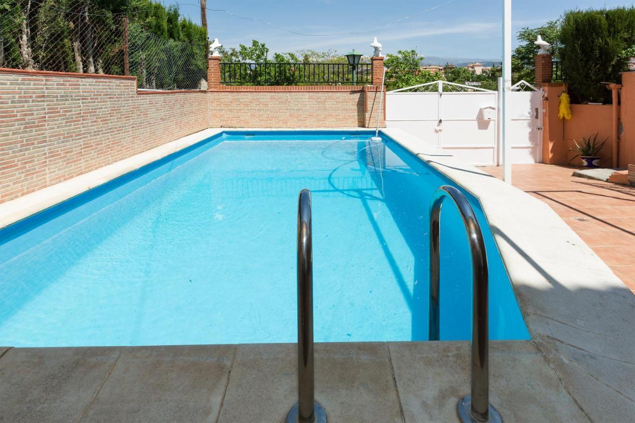 Habitaciones Iraizas Con Piscina Otura ภายนอก รูปภาพ